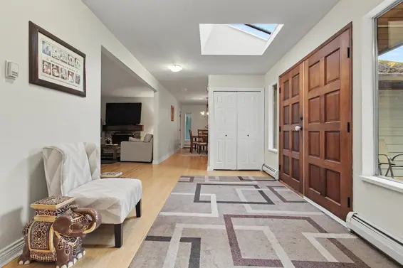 4321 Keith Road, West Vancouver For Sale - image 3