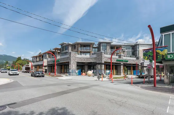 317 3220 Connaught Crescent, North Vancouver