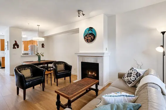 13 915 Tobruck Avenue, North Vancouver For Sale - image 2