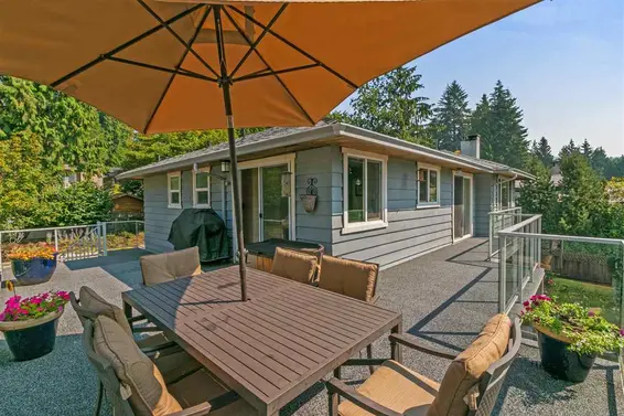 1422 Dempsey Road, North Vancouver