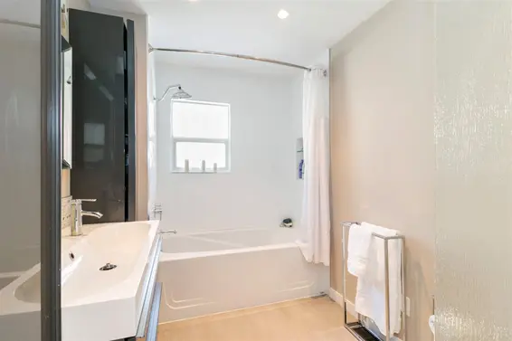 1422 Dempsey Road, North Vancouver For Sale - image 11