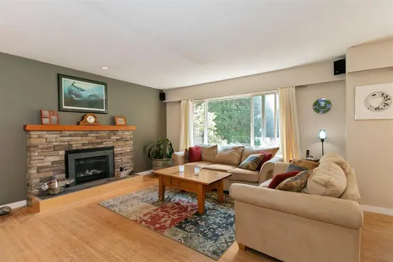 1422 Dempsey Road, North Vancouver For Sale - image 2