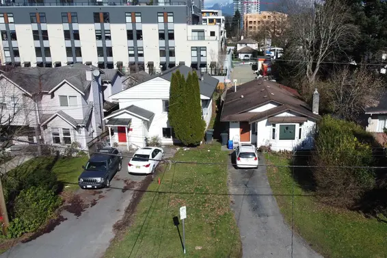 1536 Bond Street, North Vancouver For Sale - image 3