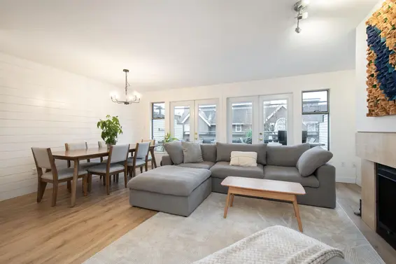 5 229 East 8th Street, North Vancouver For Sale - image 5