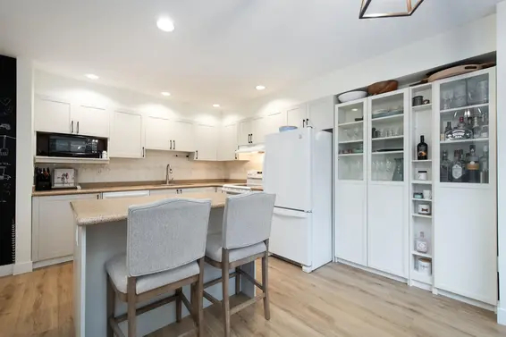 5 229 East 8th Street, North Vancouver For Sale - image 8