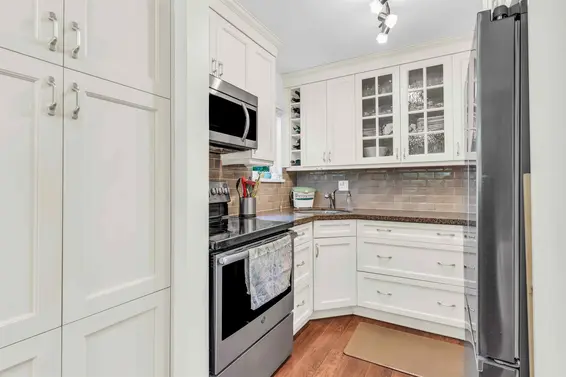 39 1910 Cedar Village Crescent, North Vancouver For Sale - image 11