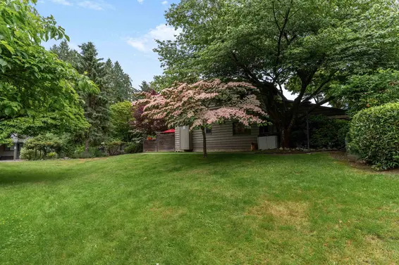 39 1910 Cedar Village Crescent, North Vancouver For Sale - image 37