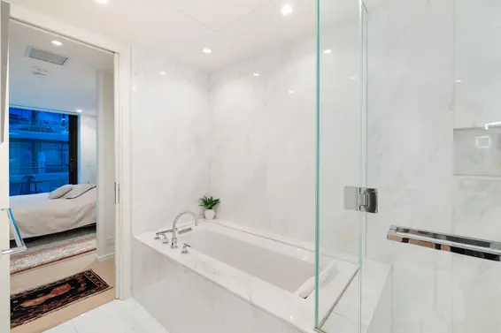 402 1355 Bellevue Avenue, West Vancouver For Sale - image 20