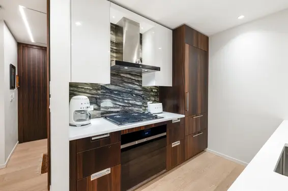 402 1355 Bellevue Avenue, West Vancouver For Sale - image 8