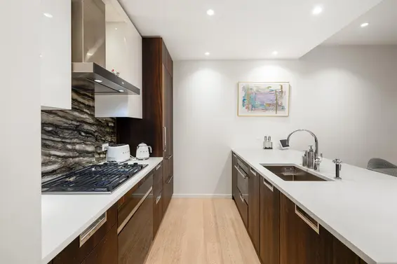 402 1355 Bellevue Avenue, West Vancouver For Sale - image 9