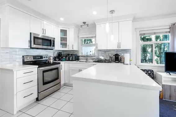 38 889 Tobruck Avenue, North Vancouver For Sale - image 5