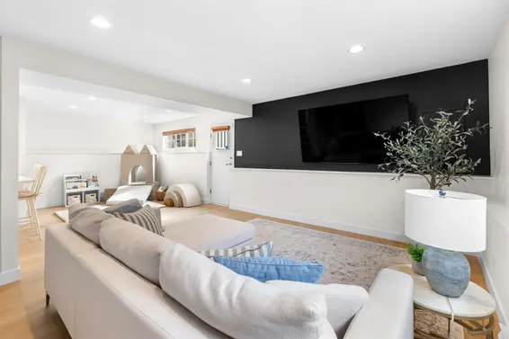 6364 Nelson Avenue, West Vancouver For Sale - image 22