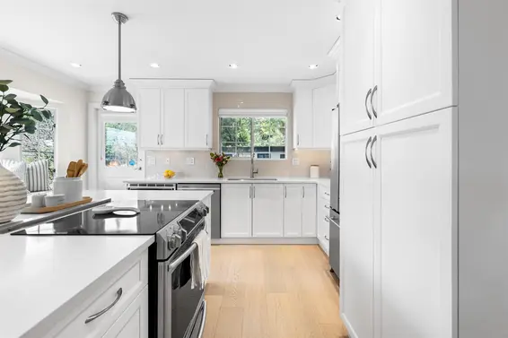 6364 Nelson Avenue, West Vancouver For Sale - image 7