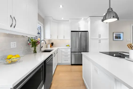 6364 Nelson Avenue, West Vancouver For Sale - image 9