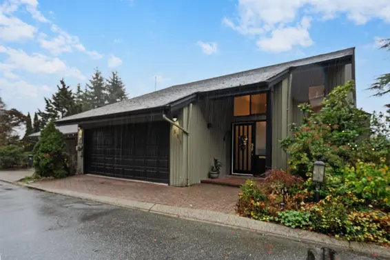 5625 Eagle Court, North Vancouver For Sale - image 2