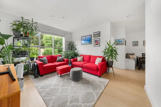 301 3205 Mountain Highway, North Vancouver
