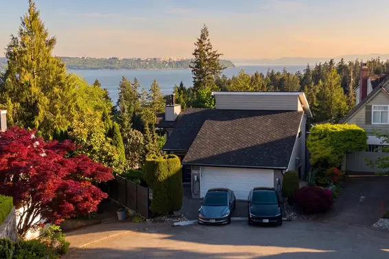 4778 Meadfeild Court, West Vancouver