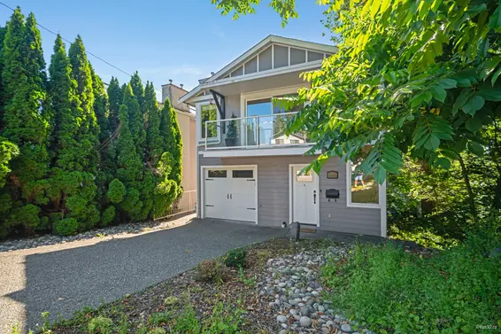 1911 Mahon Avenue, North Vancouver For Sale - image 2