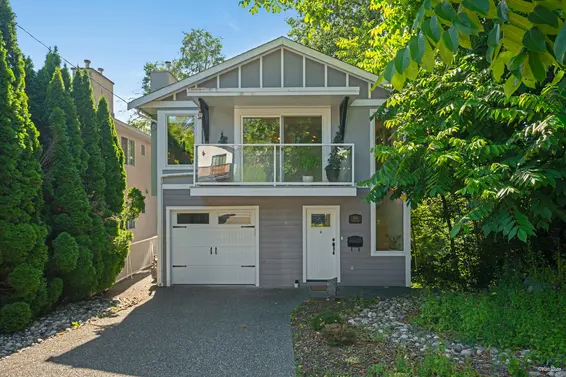 1911 Mahon Avenue, North Vancouver For Sale - image 3