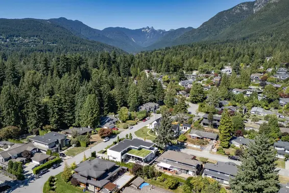 4262 Lions Avenue, North Vancouver For Sale - image 40