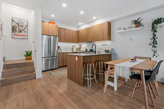 27 533 East 3rd Street, North Vancouver For Sale - image 14