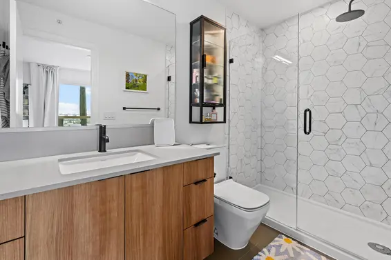 27 533 East 3rd Street, North Vancouver For Sale - image 20