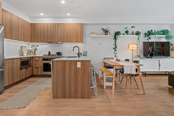 27 533 East 3rd Street, North Vancouver For Sale - image 3