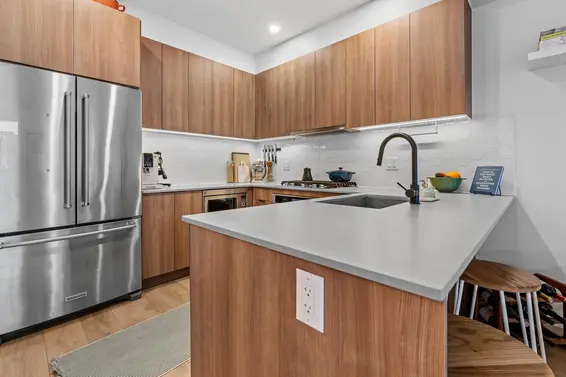 27 533 East 3rd Street, North Vancouver For Sale - image 6