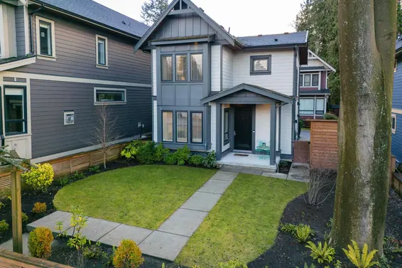 2008 Larson Road, North Vancouver For Sale - image 2