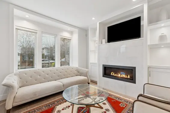 2008 Larson Road, North Vancouver For Sale - image 4