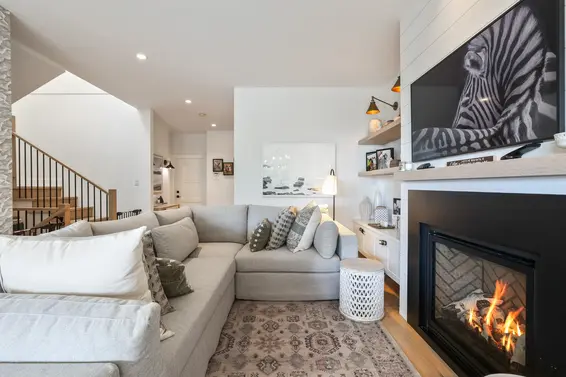 1725 Peters Road, North Vancouver For Sale - image 3