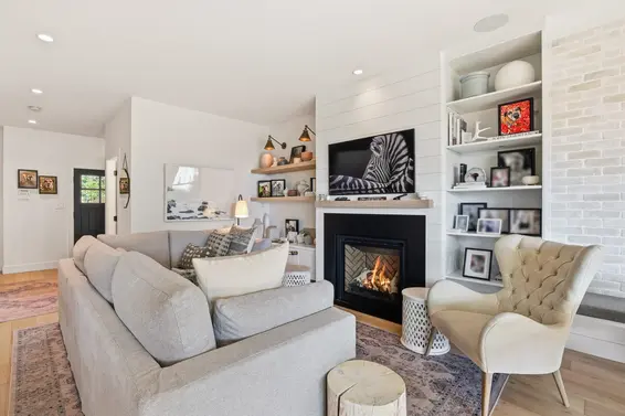 1725 Peters Road, North Vancouver For Sale - image 4