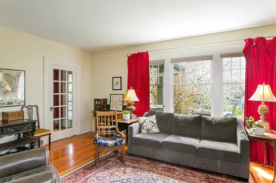 334 East 9Th Street, North Vancouver For Sale - image 3
