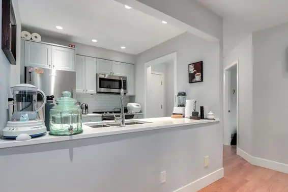 304 3711 Delbrook Avenue, North Vancouver For Sale - image 2