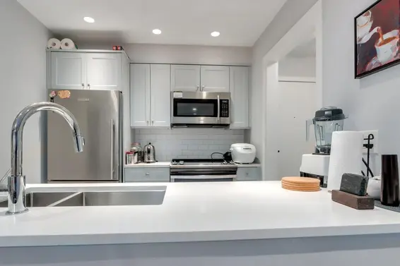 304 3711 Delbrook Avenue, North Vancouver For Sale - image 3