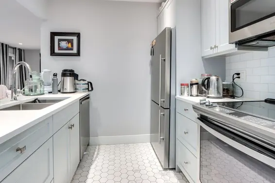 304 3711 Delbrook Avenue, North Vancouver For Sale - image 4