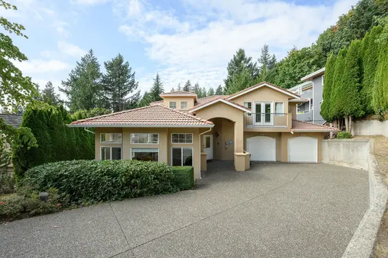 2757 Chelsea Court, West Vancouver For Sale - image 2