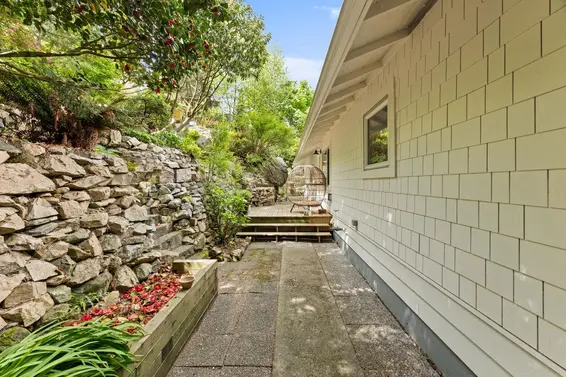 5566 Gallagher Place, West Vancouver For Sale - image 27