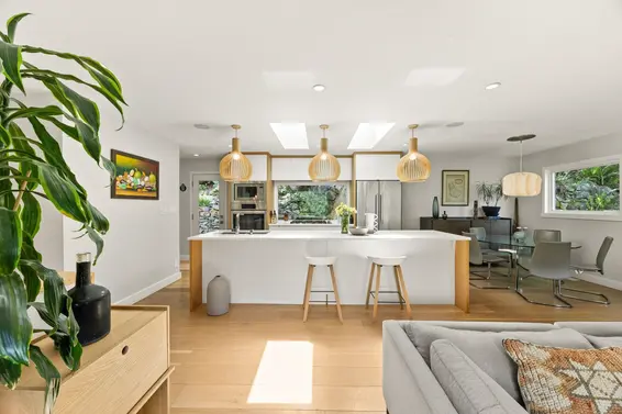 5566 Gallagher Place, West Vancouver For Sale - image 3