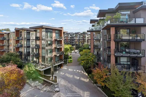 313 725 Marine Drive, North Vancouver For Sale - image 32