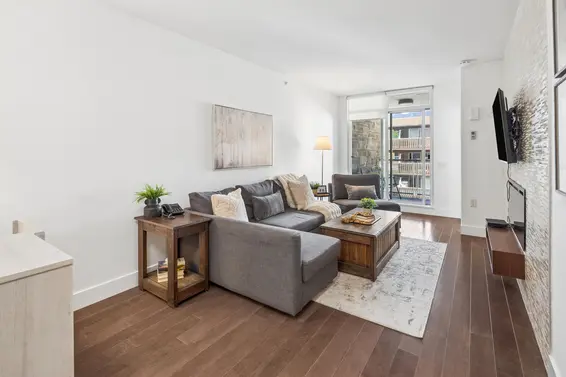 406 210 West 13 Street, North Vancouver For Sale - image 2