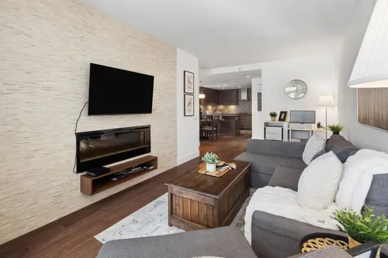 406 210 West 13 Street, North Vancouver For Sale - image 4