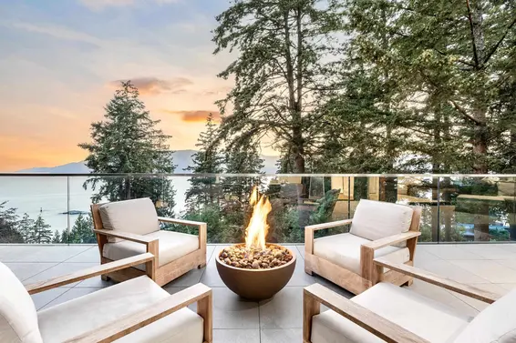 6224 St. Georges Place, West Vancouver For Sale - image 2
