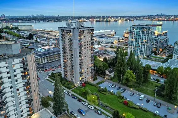 1904 145 St. Georges Avenue, North Vancouver