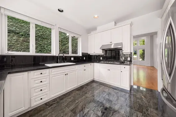 1494 Inglewood Avenue, West Vancouver For Sale - image 12
