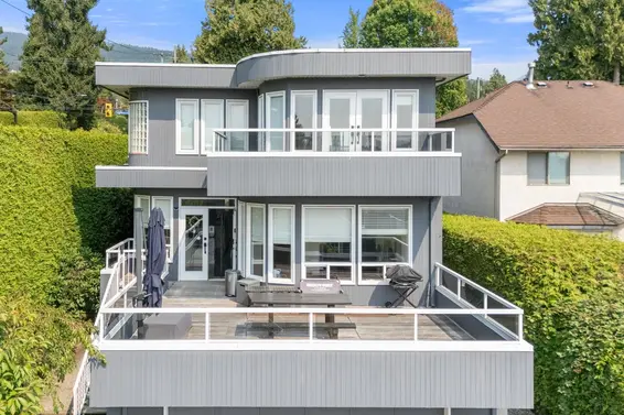 1494 Inglewood Avenue, West Vancouver For Sale - image 2