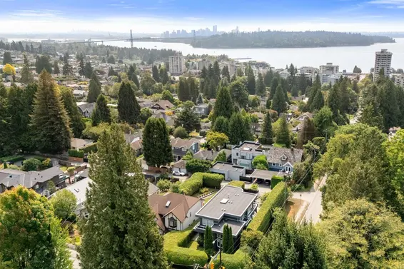 1494 Inglewood Avenue, West Vancouver For Sale - image 4