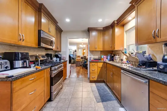 1542 Bond Street, North Vancouver For Sale - image 8