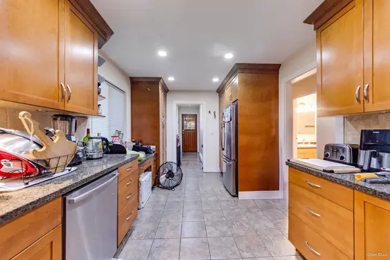 1542 Bond Street, North Vancouver For Sale - image 9