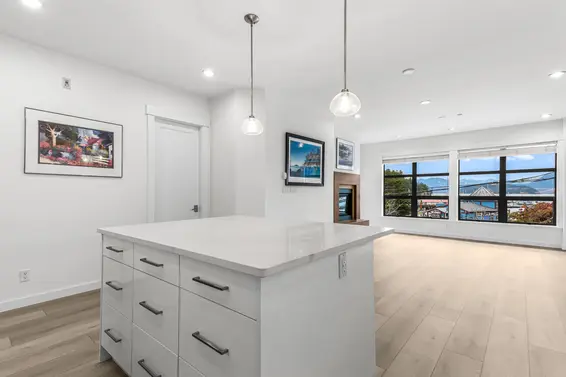 201 6688 Royal Avenue, West Vancouver For Sale - image 20